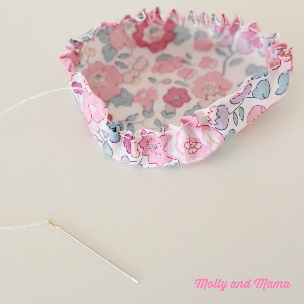 Make a fabric YoYo with Molly and Mama