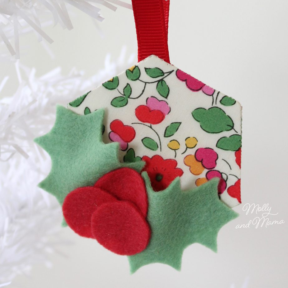 hexagon and felt holly christmas ornament tutorial